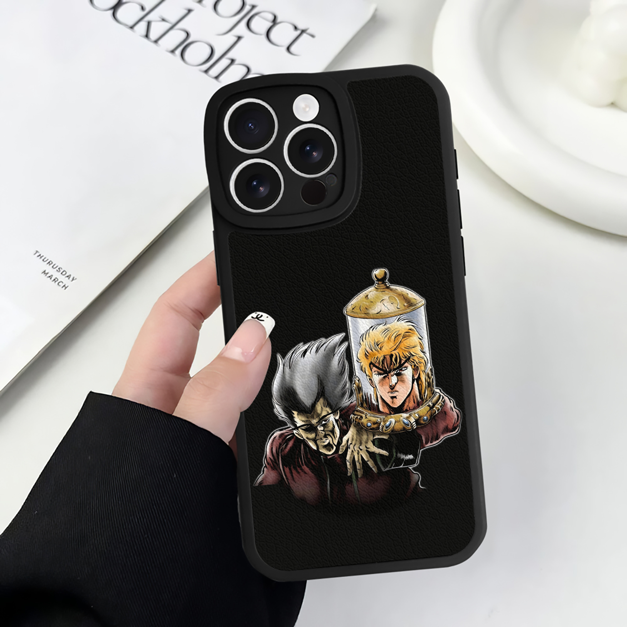 （画像用） ジョジョの奇妙な冒険 ディオ?ブランドー JoJo's Bizarre Adventure Dio Brando 【iPhone 16シリーズ対応】シリコンスマホケース（レザー調） 材質：シリコン
